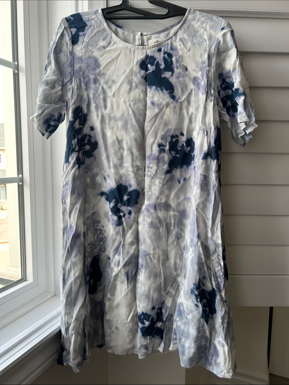 Wilfred White Shift Dress with Navy and Light Blue Floral Print